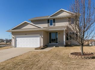 2202 Sunview Dr, Granger, IA 50109