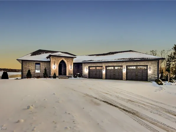 151 Heron Bay Dr, Poland, OH 44514