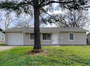 900 Aransas Dr, Euless, TX 76039