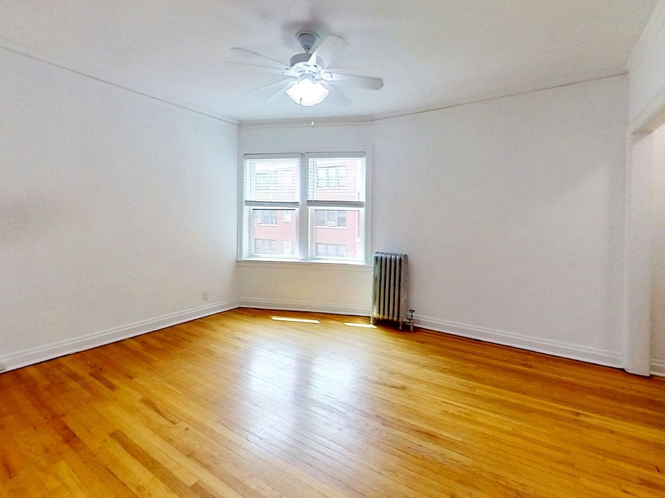 1st image of 734 W Aldine Ave Al 38/2E