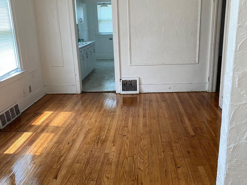2nd image of 15375 Indiana Ave