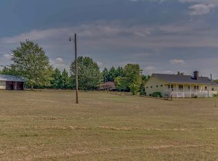 25 E Green Creek Dr, Tryon, NC 28782