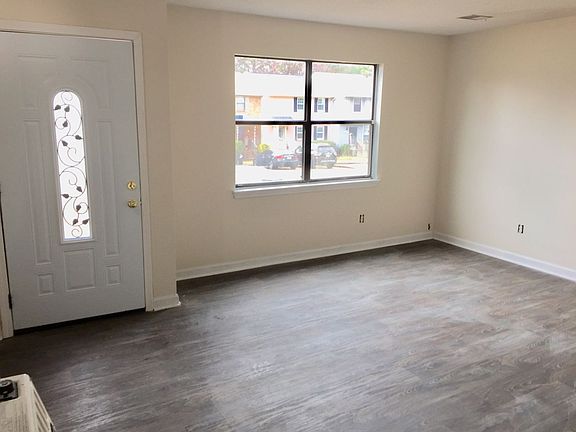 2nd image of 2323 Cheshire Dr