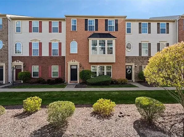 404 Pointe View Dr, Mars, PA 16046
