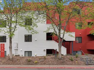 910 NW Naito Pkwy APT I12, Portland, OR 97209