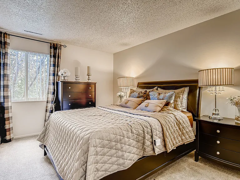 Clearview Apartments 4840-print-012-012-Bedroom-3600x2403-300dpi