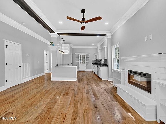4th image of 710 Grace Street