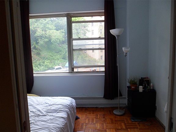 4th image of 7 Fordham Hill Oval APT 1D