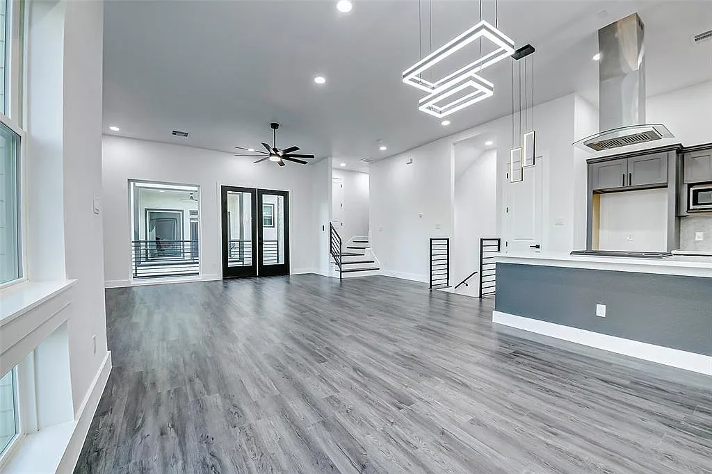 3 bed, 2255 sqft, $3,200 — Photo 4