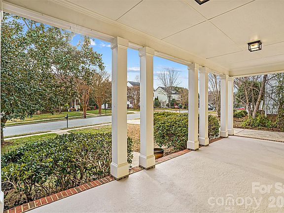 5th image of 131 Morrison Hill Rd