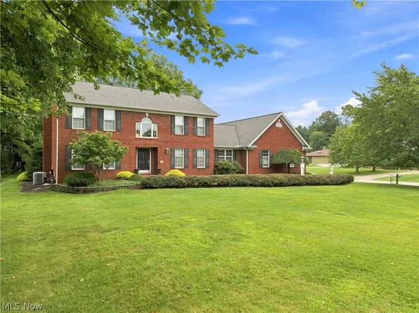 30401 Kristin Ct, Willoughby Hills, OH 44092