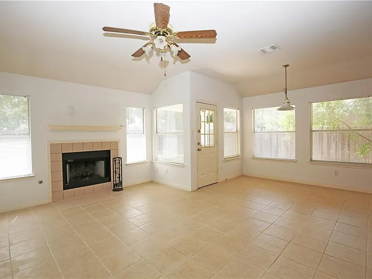 309 Country Aire Dr — Photo 14