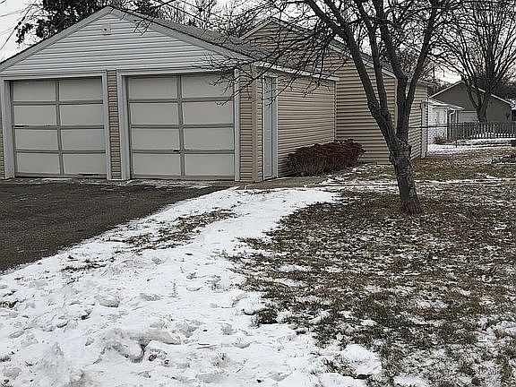 2nd image of 425 15th Ave N