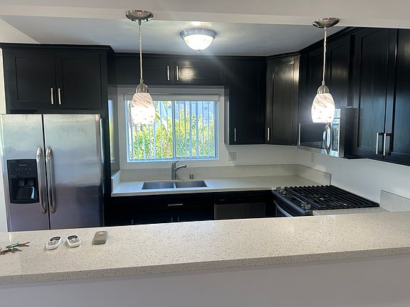 5th image of 1027 N Stanley Ave APT 4