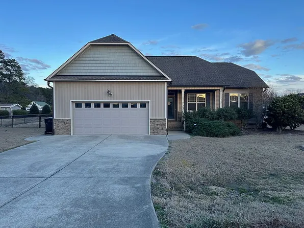 41 Middle Landing Dr, Smithfield, NC 27577