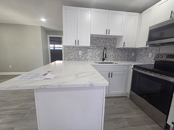5th image of 14906 N Bayshore Dr #2