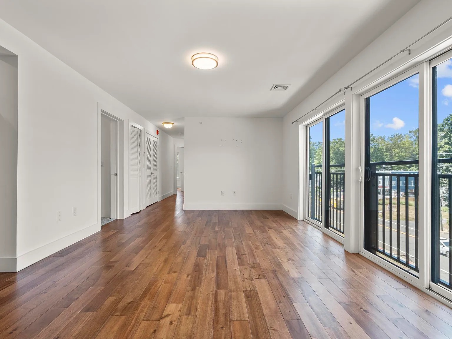 2 bed, 950 sqft, $2,850 — Photo 3