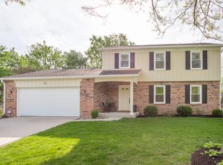 55 Waterford Ct, Zionsville, IN 46077