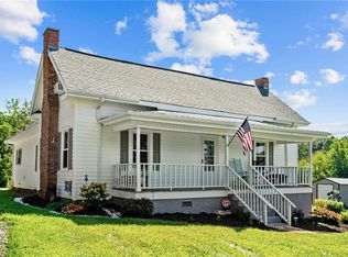 589 Long Hill Rd, Pilot Mtn, NC 27041