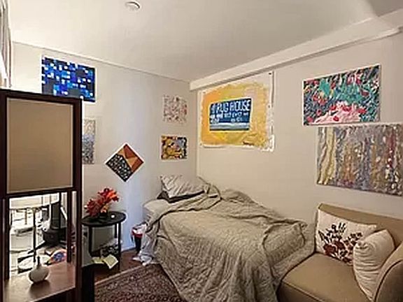 5th image of 530 W 47th St APT 5B