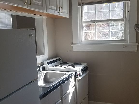 3rd image of 11 W Princeton Cir #9B