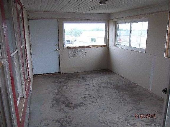4th image of 608 Town East Ash St