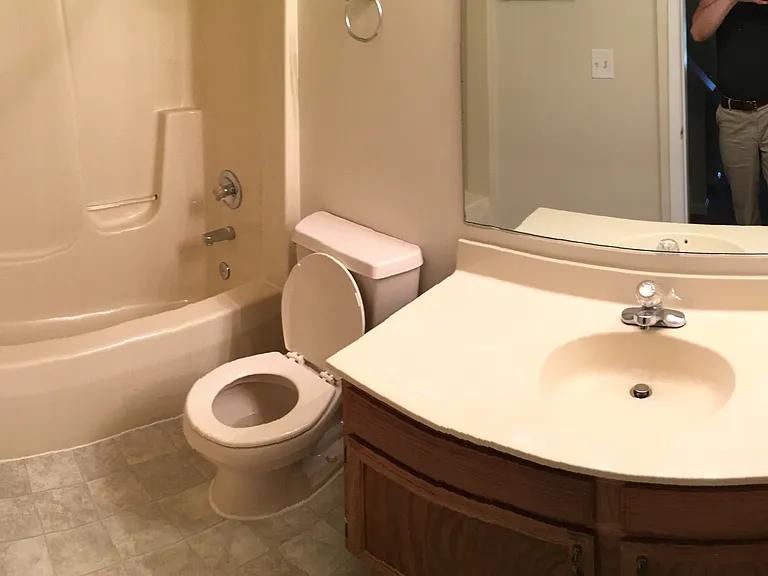 Lower Level Bath 1_06302017