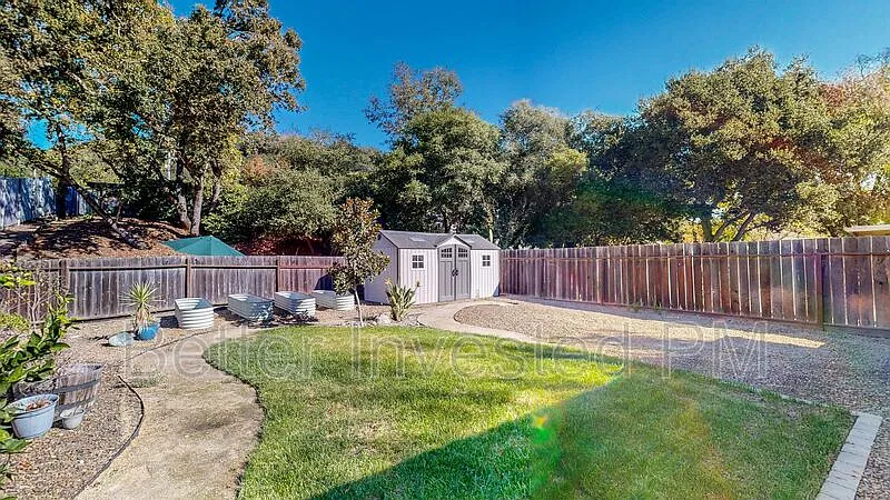 2 bed, 1.0 bath, 824 sqft, $2,950 — Photo 2