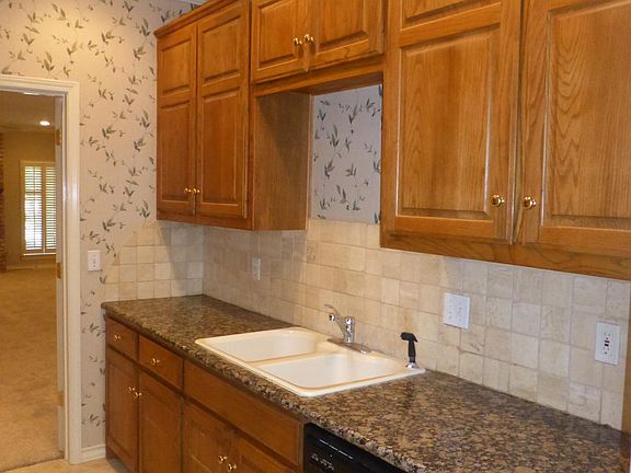 2nd image of 3 Stoneridge Ct