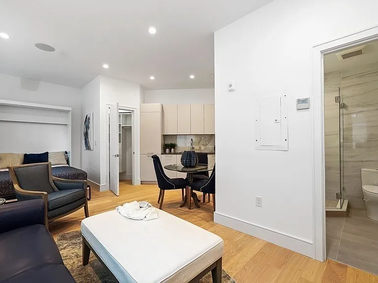 111 Marion St #1 — Photo 8
