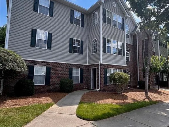 1014 Timberline Ridge Ct, Winston Salem, NC 27106