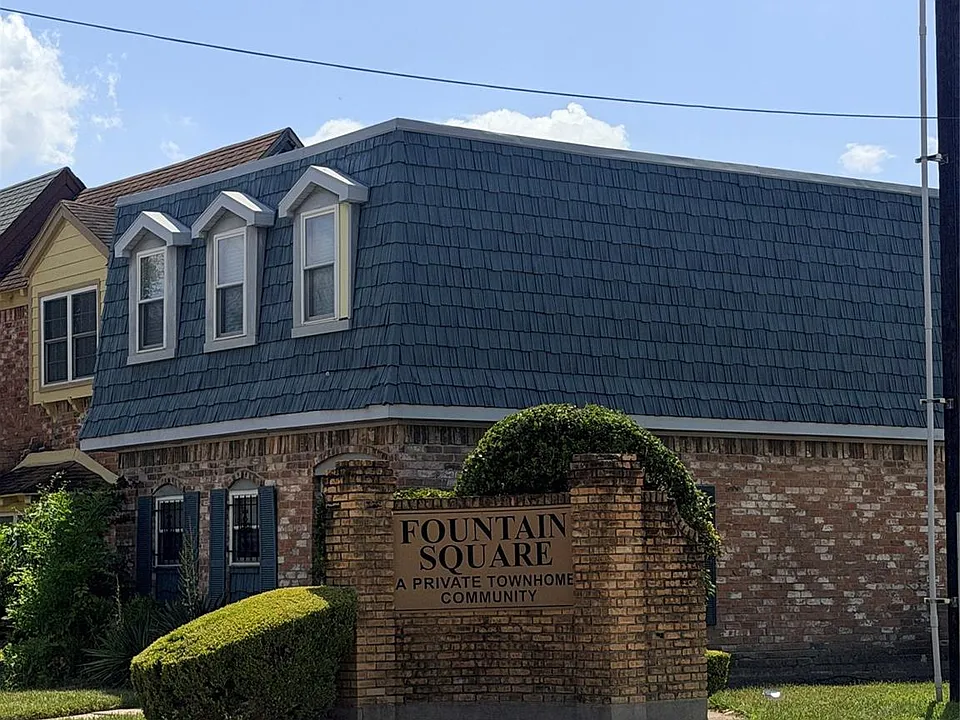 1351 Mardi Ln