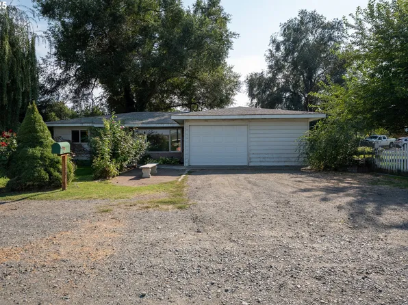 1196 E Juniper Ave, Hermiston, OR 97838