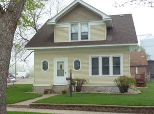 1453 2nd Ave N, Windom, MN 56101