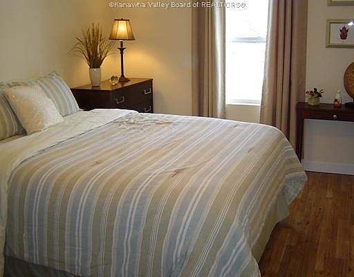 5th image of 411 12th St SE
