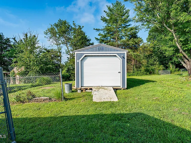 371 Oak Hill Cir — Photo 46