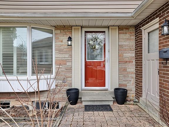 3rd image of 2474 Vineland Rd