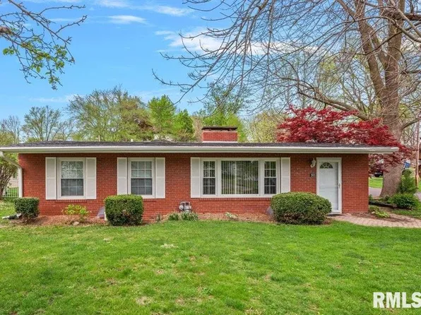 303 W Lincoln Ave, Petersburg, IL 62675