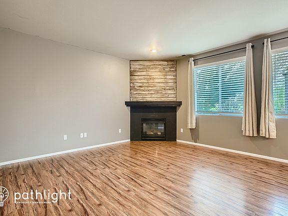 3rd image of 2130 198th St E