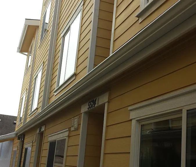 1013 NE 56th St — Photo 21