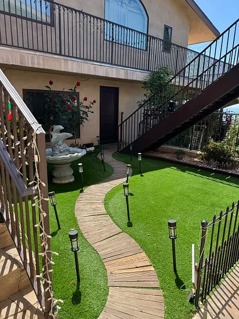Studio, 500 sqft, $2,700 — Photo 2