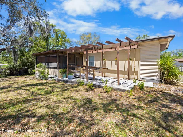 8181 Filson St, Weeki Wachee, FL 34613