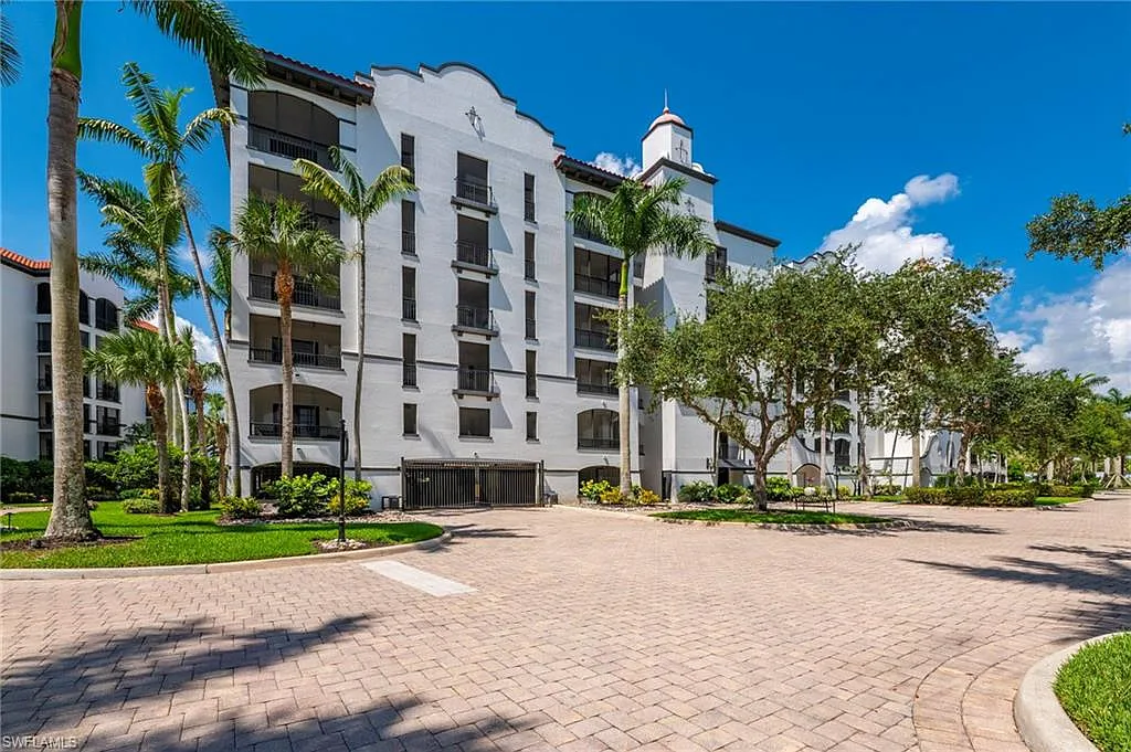 Miromar Lakes Beach And Golf Club — Photo 2