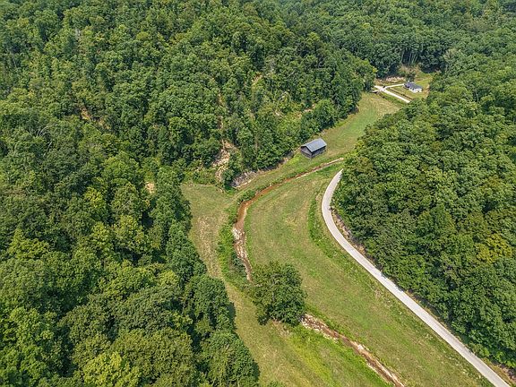 4th image of 3750 Hunting Creek Rd