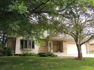 510 Friendly Dr, Marshalltown, IA 50158