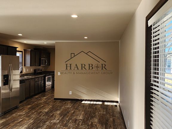 4th image of 15 Grand Ave S #6
