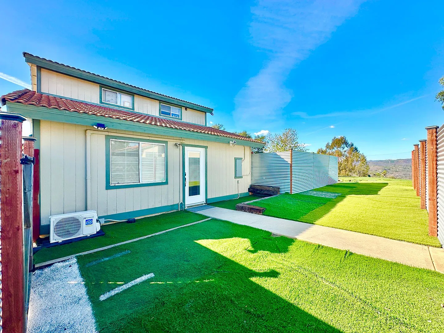 Beautifully Appointed Entry-Level Guest Home Unit on Private and Peaceful Country Property of Fal... — Photo 4