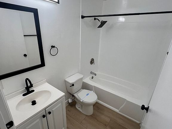 3rd image of 3759 W 27th St APT 114