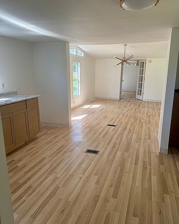 2nd image of 9184 Carlton Rd