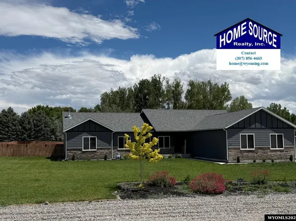270 W Mountain View Dr, Riverton, WY 82501